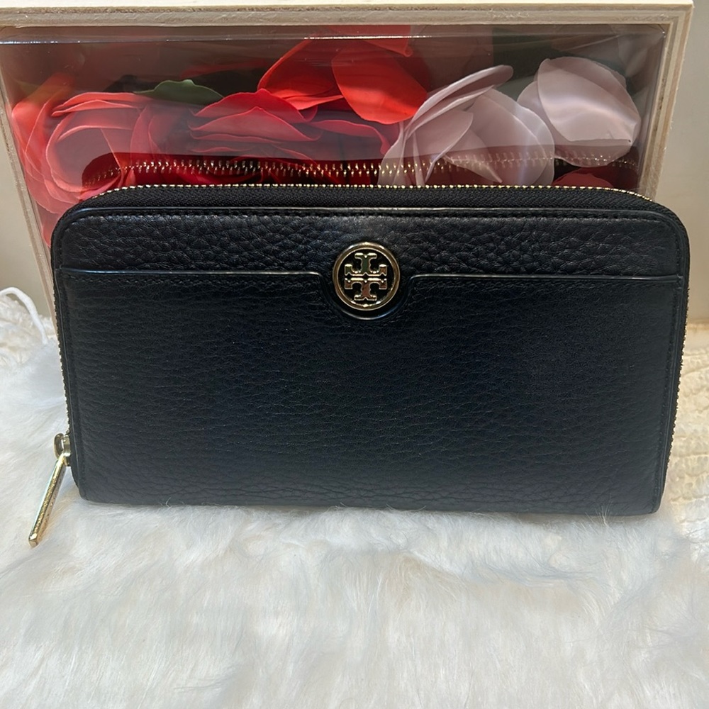 Tory Burch black Continental Zip Wallet, EUC